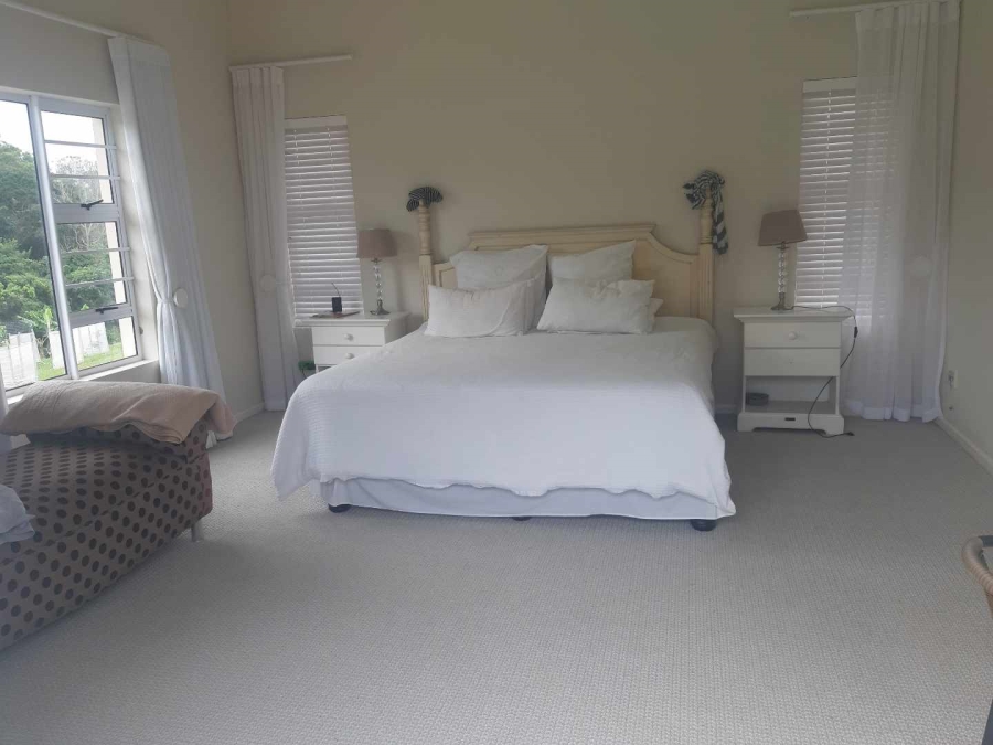 6 Bedroom Property for Sale in East Coast Resorts Eastern Cape